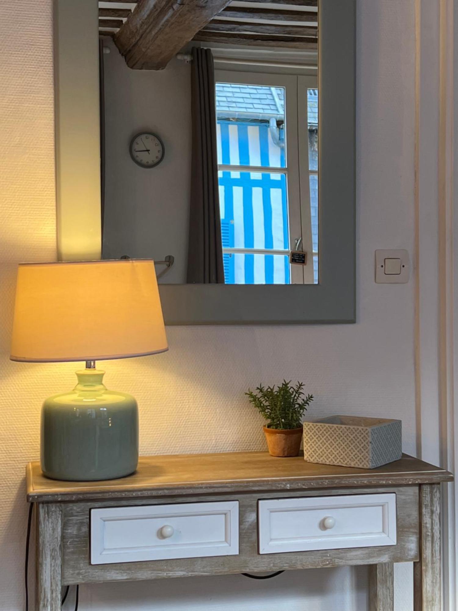 Une Pause Chez Julien, Appartement Lumineux Et Idealement Situe! Honfleur Exteriör bild