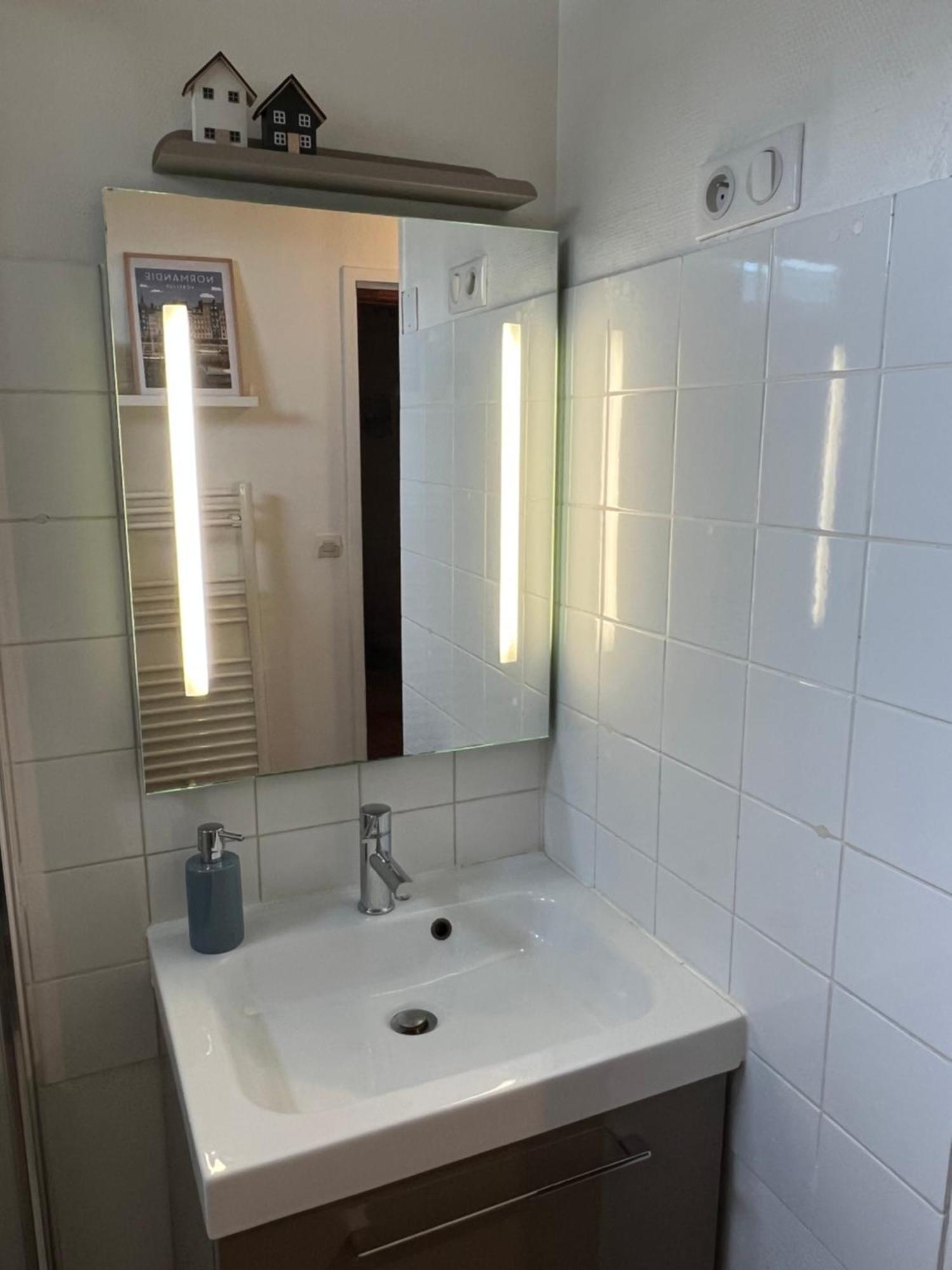 Une Pause Chez Julien, Appartement Lumineux Et Idealement Situe! Honfleur Exteriör bild
